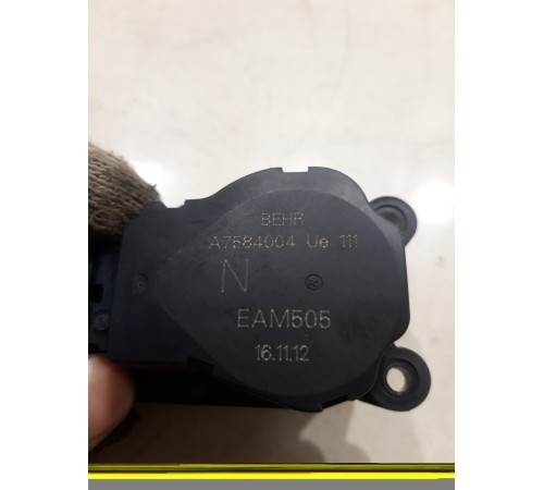 Моторчик привода заслонок отопителя