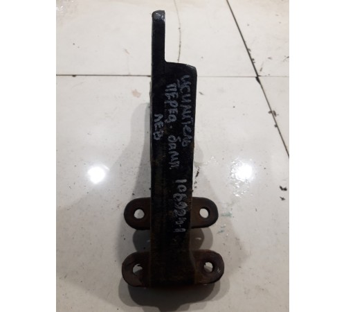 Кронштейн(крепление) усилителя переднего бампера левый