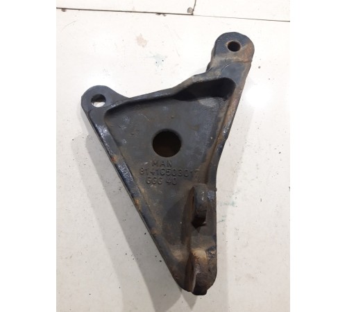 Кронштейн(крепление) усилителя переднего бампера левый