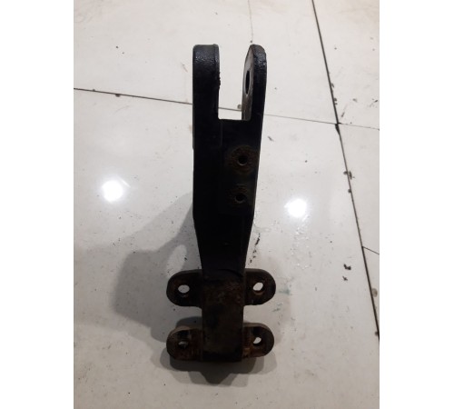 Кронштейн(крепление) усилителя переднего бампера левый