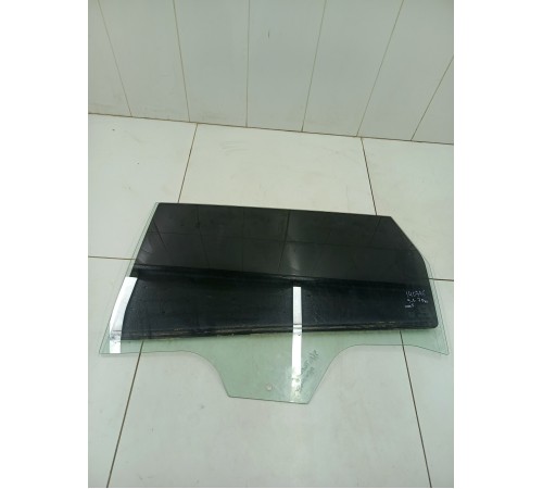 Стекло двери заднее левое