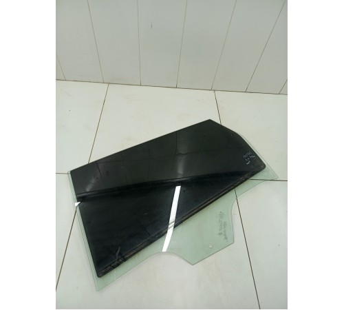 Стекло двери заднее левое