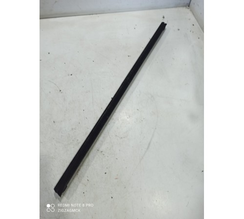 Уплотнитель стекла (передний левый внутренний)