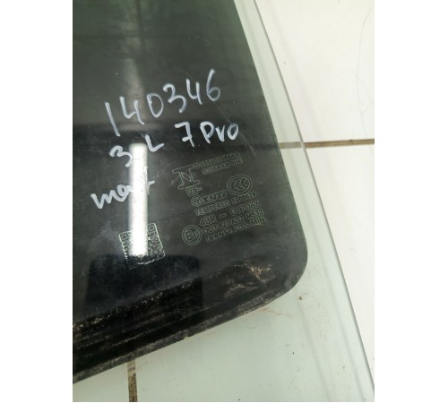 Стекло двери заднее левое