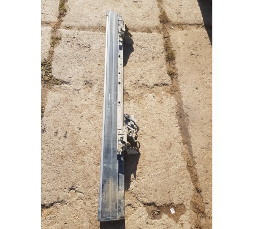 Подножка порога выдвижная правая в сборе с моторчиком