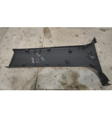 Правая обшивка средней стойки салона