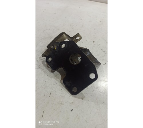 Кронштейн (левый)