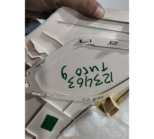 Обшивка задней стойки правая