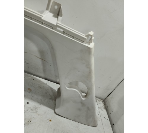 Обшивка задней стойки правая