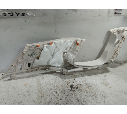 Обшивка задней стойки правая