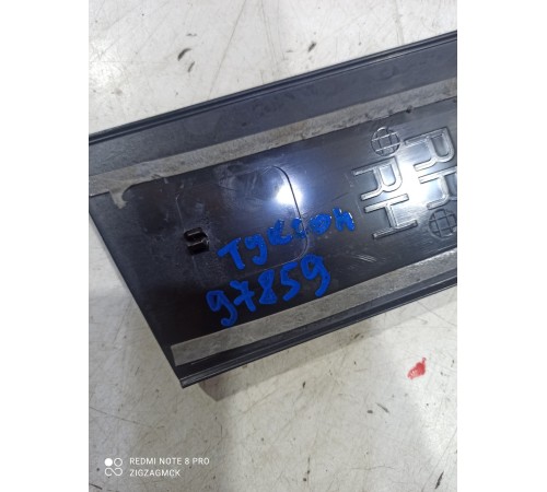 Накладка двери (задняя правая)