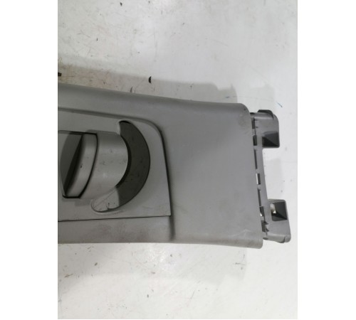 Обшивка центральной стойки правая верхняя