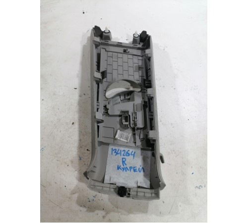 Обшивка центральной стойки правая верхняя