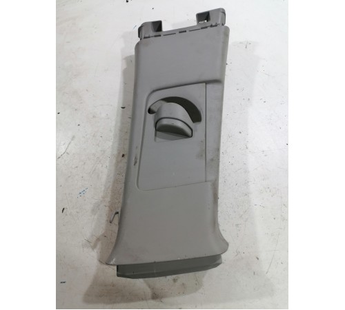 Обшивка центральной стойки правая верхняя