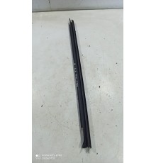 Уплотнитель стекла (задний правый внутренний)