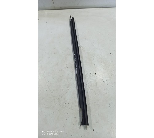 Уплотнитель стекла (задний правый внутренний)