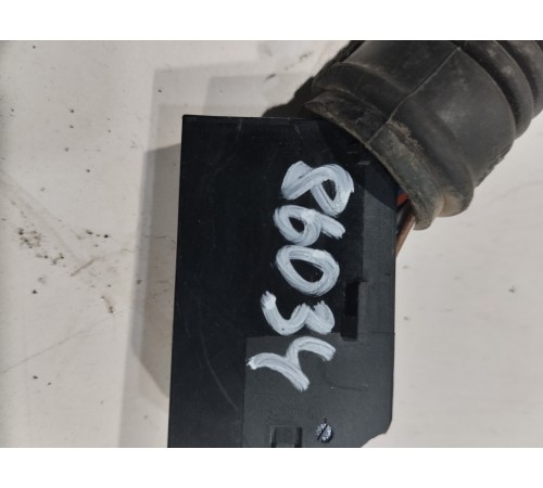 Электропроводка двери (передняя левая)