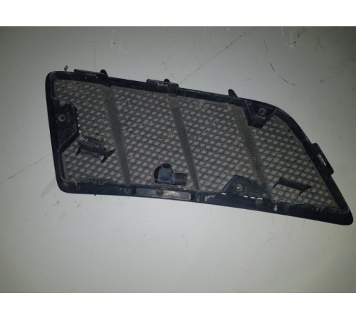 Решетка вентиляционная перед. лев.