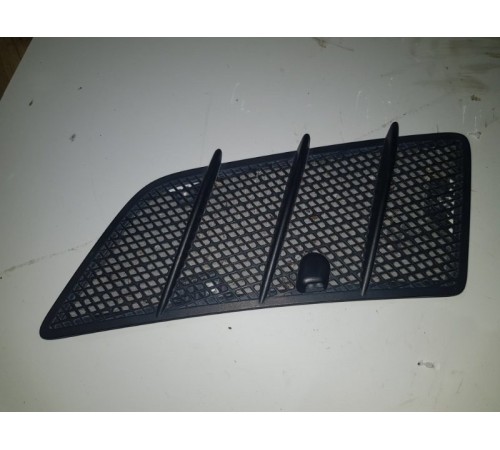 Решетка вентиляционная перед. лев.