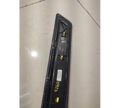 Накладка порога (передняя, правая)