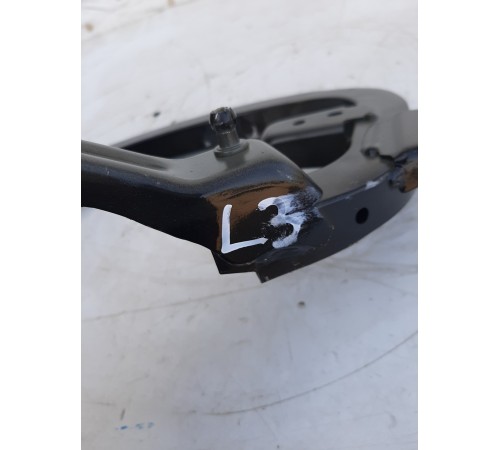 Петля крышки багажника(левая)