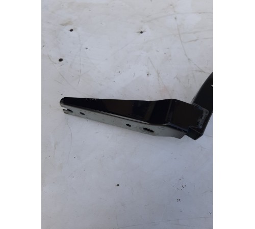 Петля крышки багажника(левая)