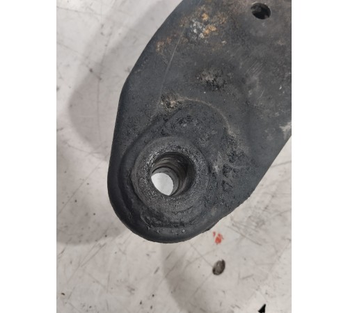 Рычаг подвески (передний левый)