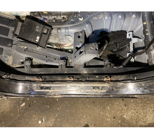 Порог со стойкой (левый)