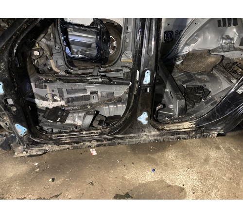 Порог со стойкой (левый)