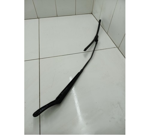 Поводок стеклоочистителя правый