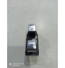 Кнопка стеклоподъемника (задняя правая)