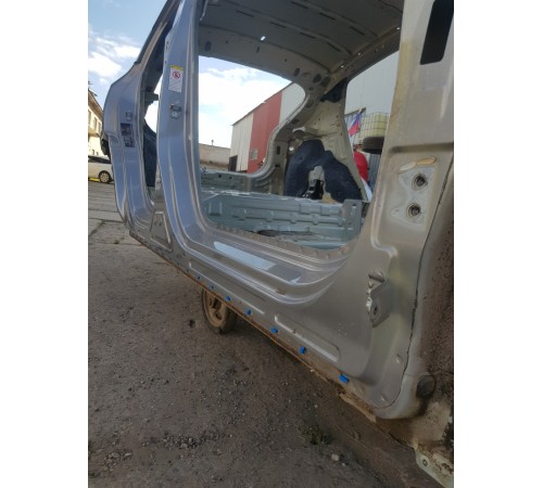 Порог со стойкой правый