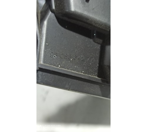 Воздушный дефлектор правый