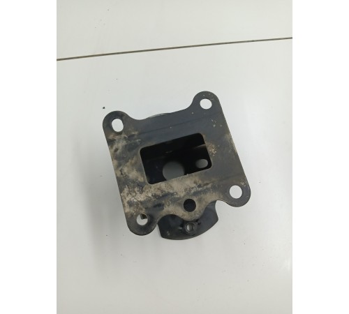 Кронштейн усилителя переднего бампера