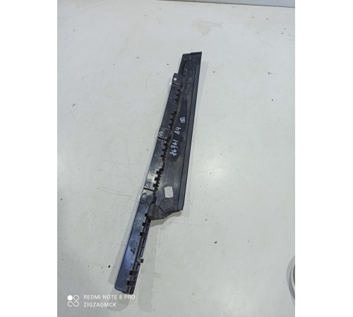 Молдинг двери(передний правый)