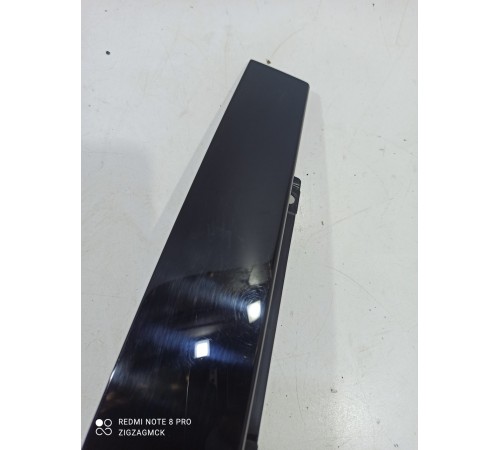 Молдинг двери(передний правый)