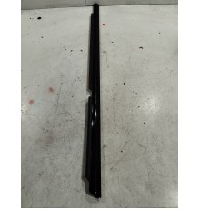 Молдинг двери (задний, правый) Молдинг двери (задний, правый)