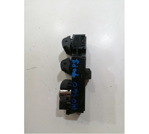 Блок кнопок управления стеклоподъемниками