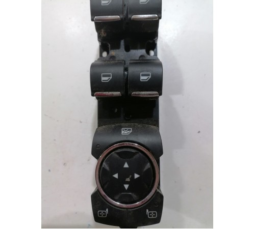 Блок кнопок управления стеклоподъемниками