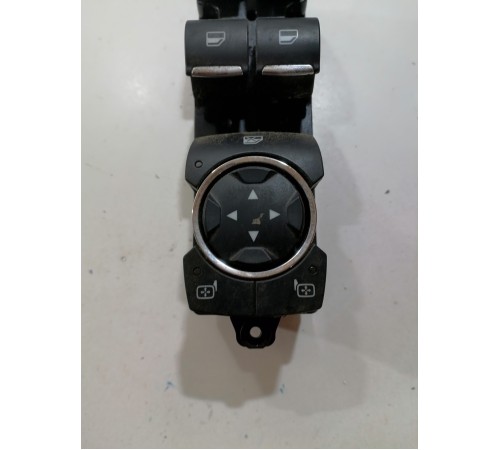 Блок кнопок управления стеклоподъемниками