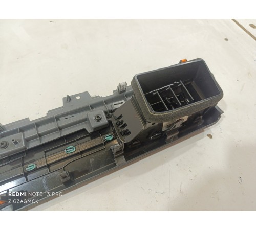 Накладка торпедо декоративная с воздушными дефлекторами