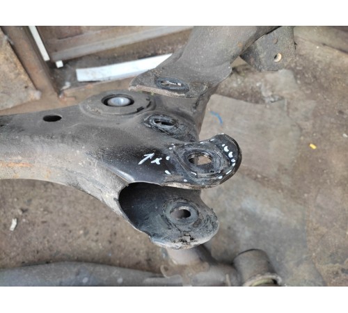 Балка подвески задняя (подрамник)