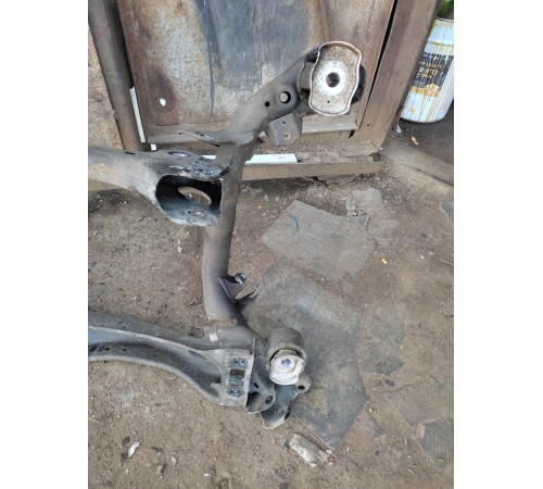 Балка подвески задняя (подрамник)