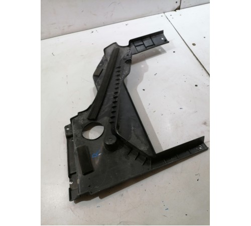 Накладка передней панели кожух замка капота правый