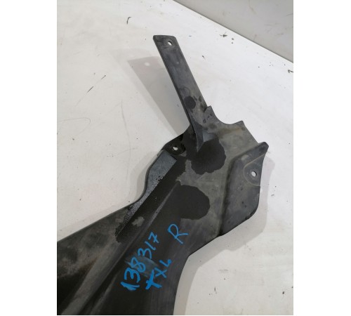 Накладка передней панели кожух замка капота правый