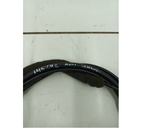 Трос лючка бензобака