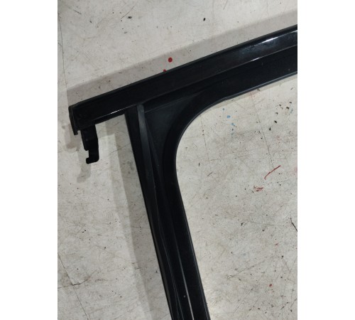 Уплотнитель стекла двери (задний левый)