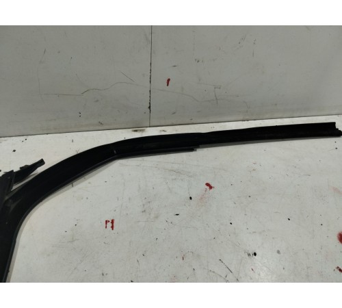 Уплотнитель стекла двери (задний левый)