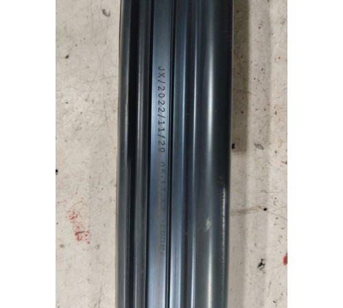 Уплотнитель стекла двери (задний левый)