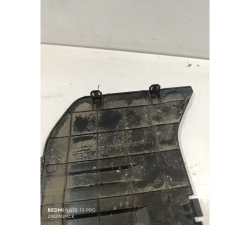 Накладка подкапотная